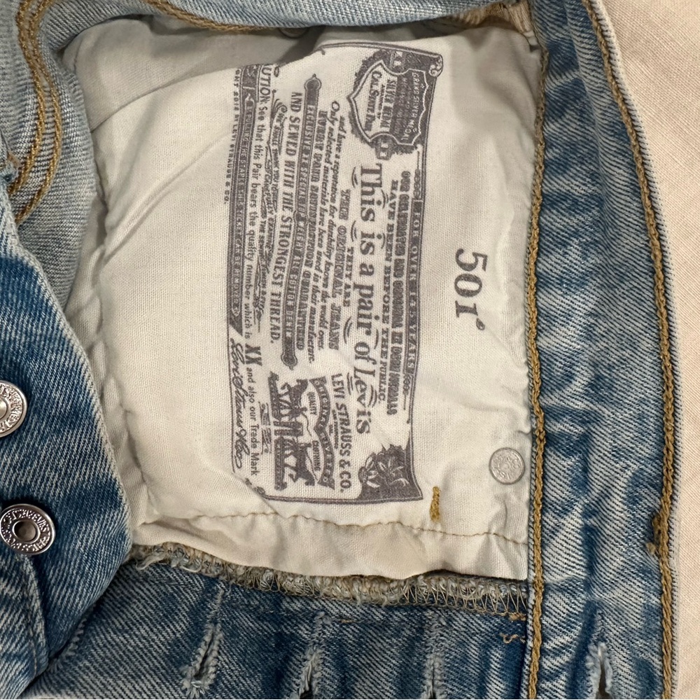 Levi’s shorts - Picture 4 of 4